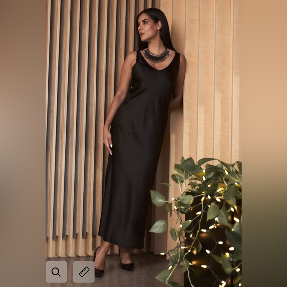 Sophie Grace Sita Bias Cut Dress - Picture 2 of 9